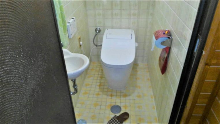 トイレ取替工事　うるま市　Ｒ様邸1　≪リフォームはホカマホーム≫