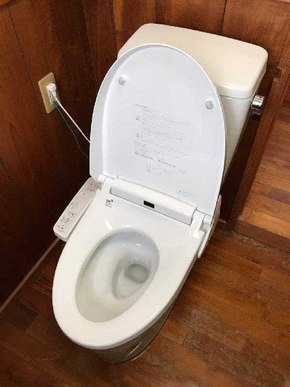 トイレ取替・配管掃除・手洗器つまりチェック 沖縄県嘉手納町 N様邸 沖縄でリフォーム、増改築、外壁塗装、防水工事