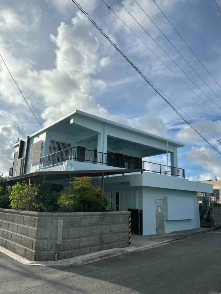 【外壁(修繕)防水塗装・内部バクレツ補修、天井張替工事】沖縄県北谷町　Y様邸