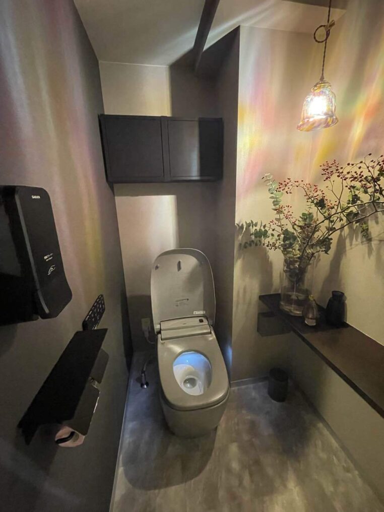 【店舗トイレ改修工事】沖縄県沖縄市　会員制Bar